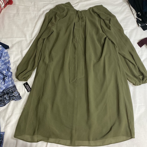 Macy’s long sleeve shift dress - Picture 3 of 6